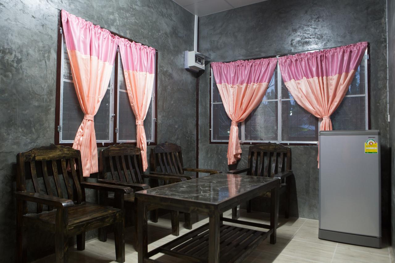 ฺbaan Tonglong Homestay ハンドン エクステリア 写真
